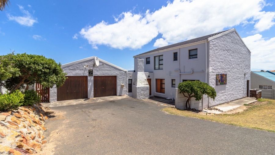 4 Bedroom Property for Sale in De Kelders Western Cape